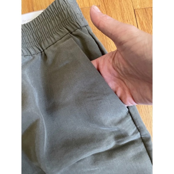 Chicos Green Olive Pull On Cuffed Ankle Pant SZ 1 M Tencel-Polyester -Casual - Picture 2 of 5